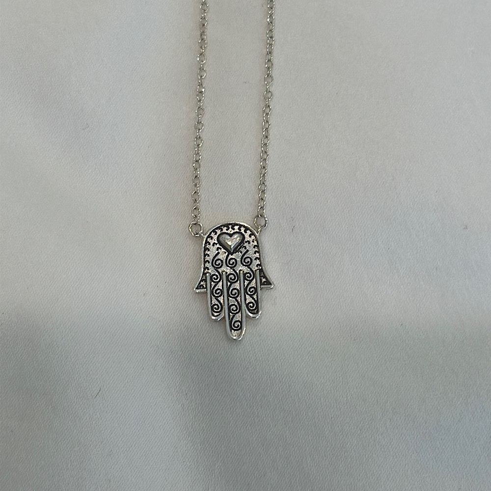 Silver heart Hand necklace